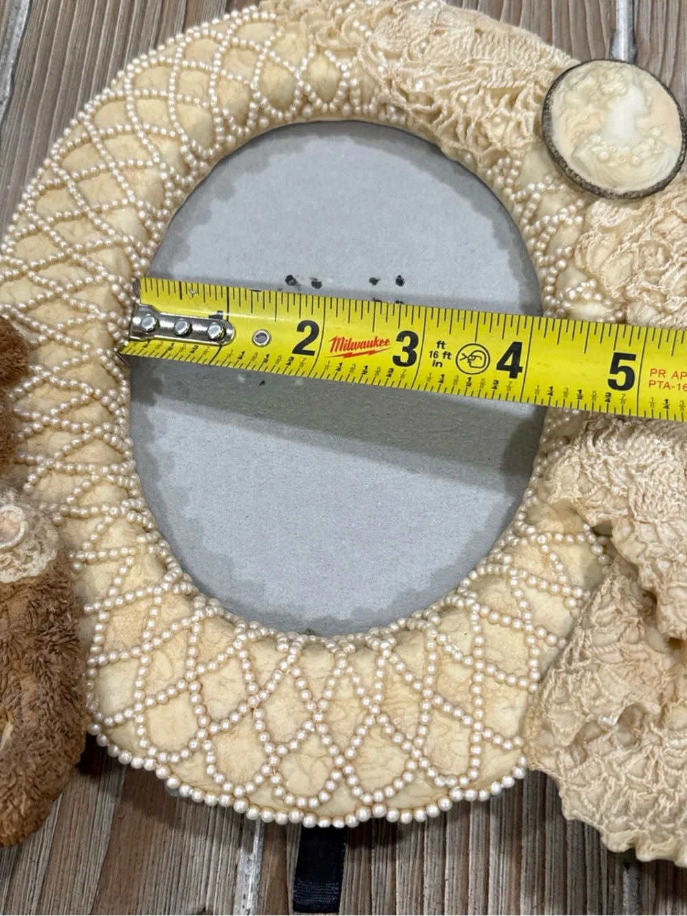 VTG 1996 United Design Corp Cameo Teddy Oval Picture Frame Lace Pearls Velvet
